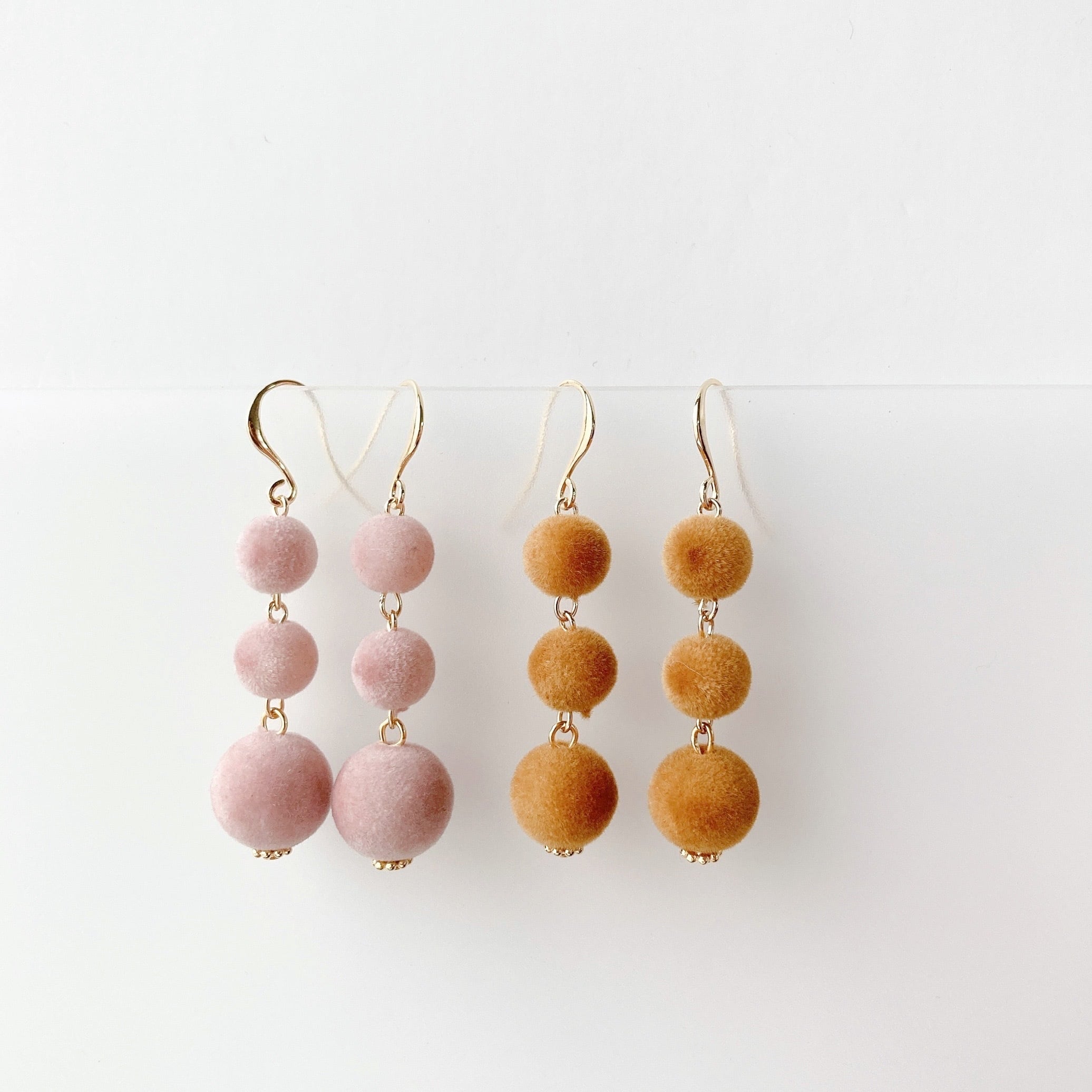 ベロアボールおだんごイヤリング・ピアス