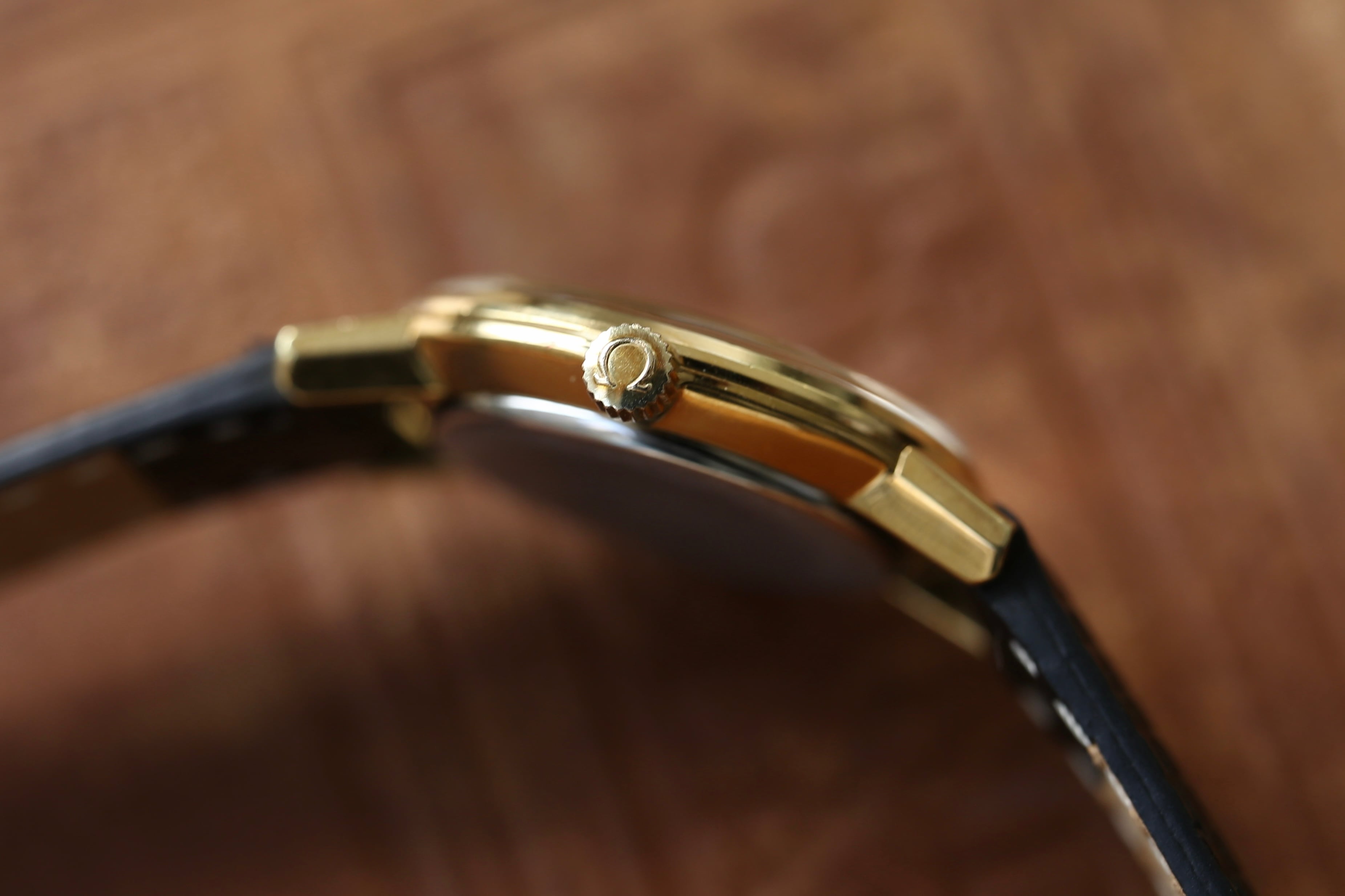 美品【OMEGA】ジュネーブ　ブラウン文字盤　オレンジ針　オメガ　Geneve 美品【OMEGA】ジュネーブ ブラウン文字盤 オレンジ針 オメガ