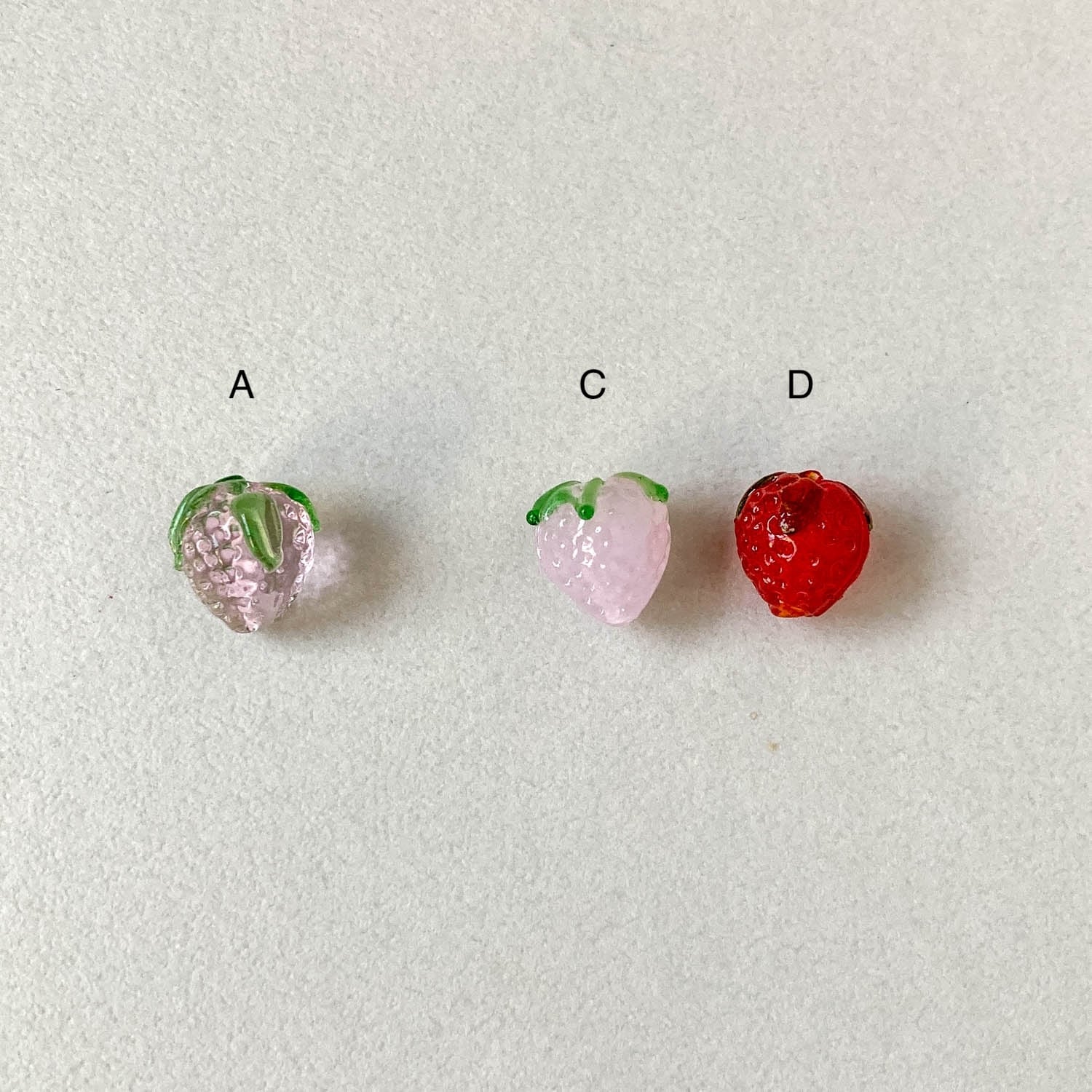 新色追加〉いちごのガラスビーズ | Dua-アクセサリーパーツショップ