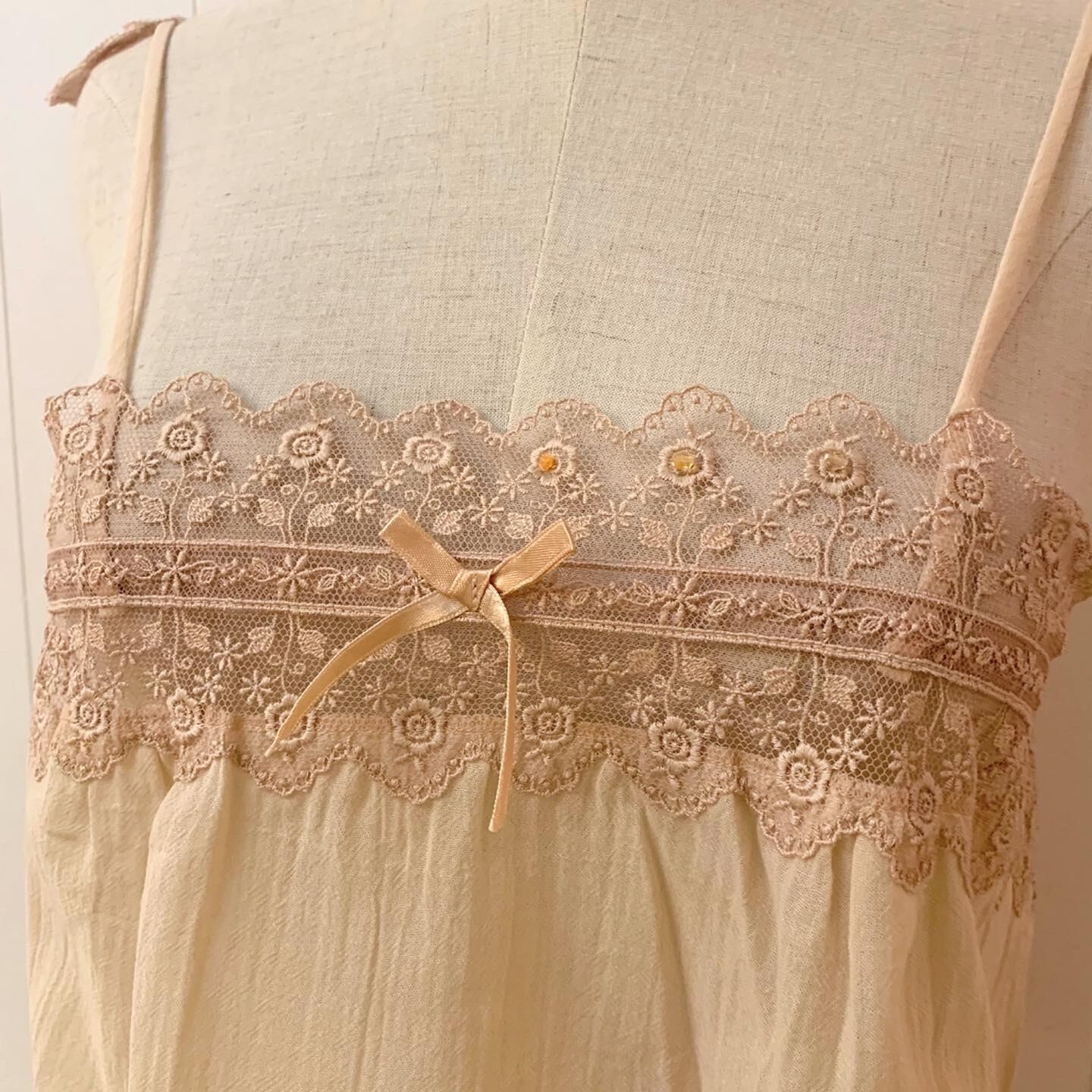 remake : sensitive skin epaulette camisole