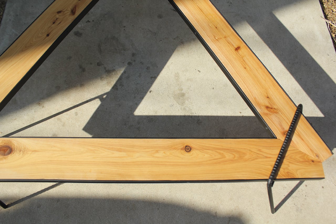 TRIANGLE【三角の焚き火テーブル】 | ironshop アイアンショップ