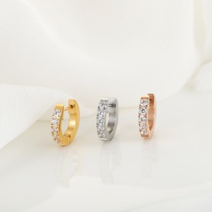 【送料無料】レディース アクセサリー ピアス フープピアス ストーン ラインストーン キラキラ きらきら 小ぶり 小さめ フォーマル エレガント シンプル 華やか 大人 上品 おしゃれ お洒落 ウェディング ブライダル 結婚式 二次会 2次会 1.5次会 披露宴 お呼ばれ 挙式 パーティー 謝恩会 演奏会 発表会 高見え モテ オールシーズン 春 夏 秋 冬 10代 20代 30代 40代 50代 シルバー ゴールド ピンクゴールド