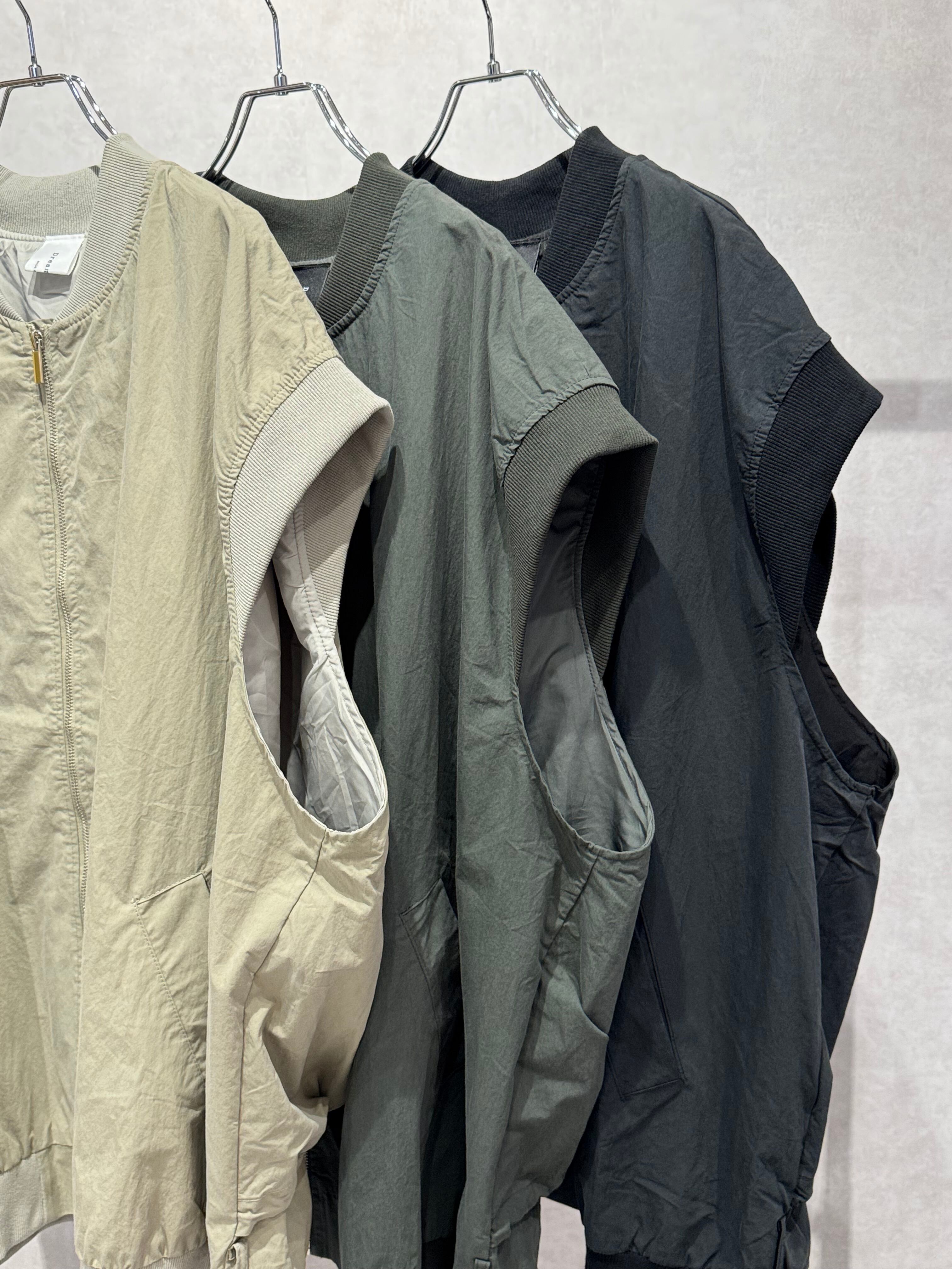 back gather design vest