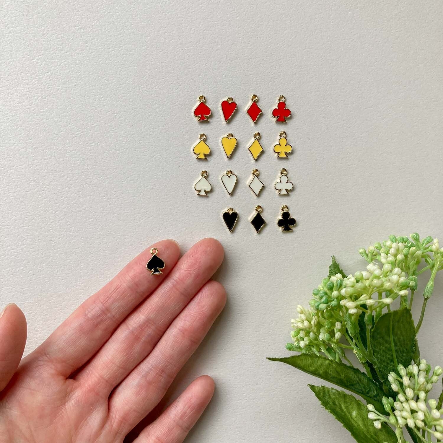 再入荷〉トランプモチーフのミニチャーム（ゴールド） | Dua