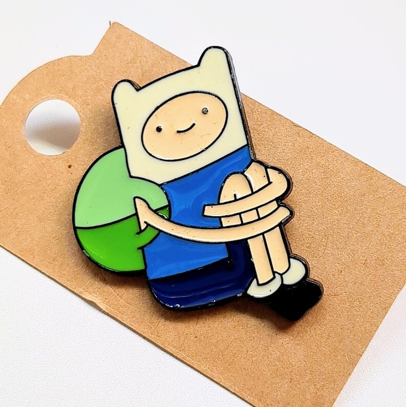 送料無料！ ☆ピンズ PINS☆ピンバッジ 【フィン（アドベンチャー