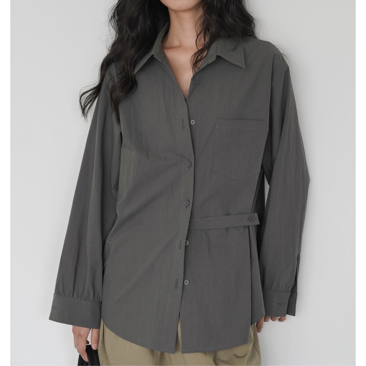 アシンメトリーデザインウエストタブシャツ SH3377