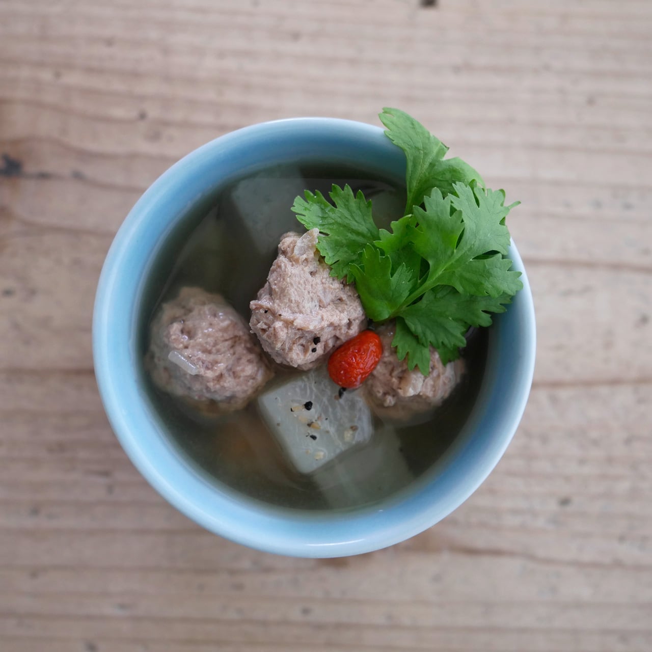 鶏団子のアジアンスープ