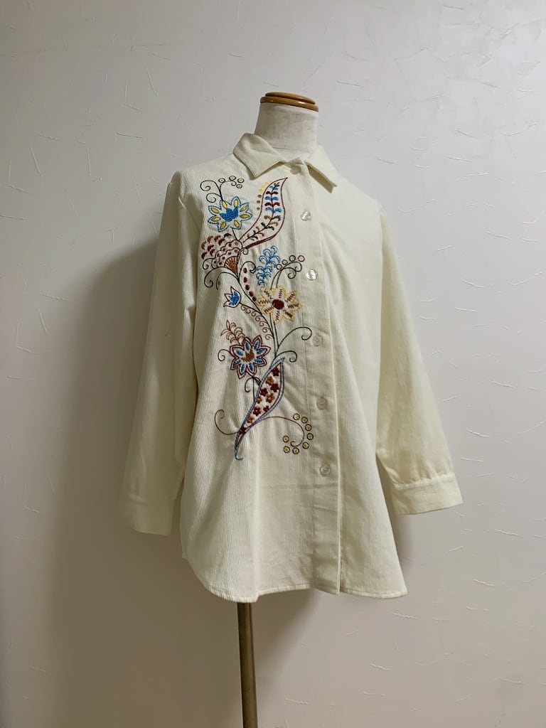 Asymmetry Embroidery Design Long Sleeve Shirt