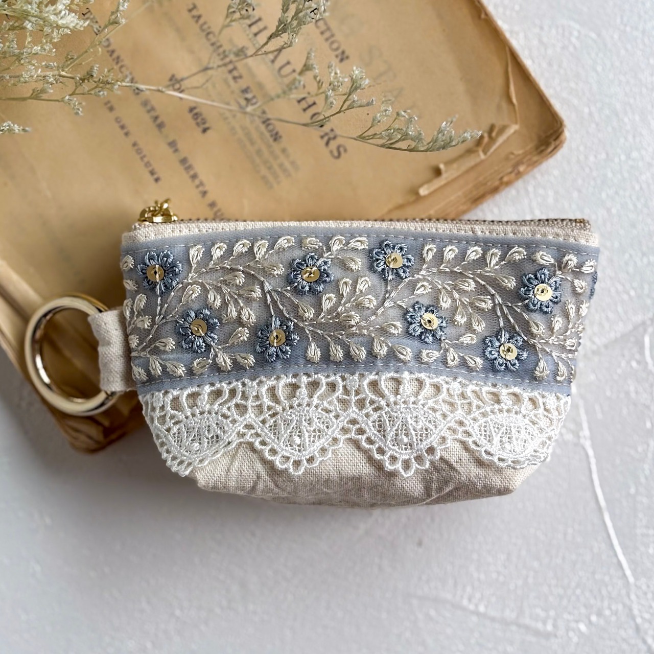 大人のためのインド刺繍キーポーチ / ICE BLUE　