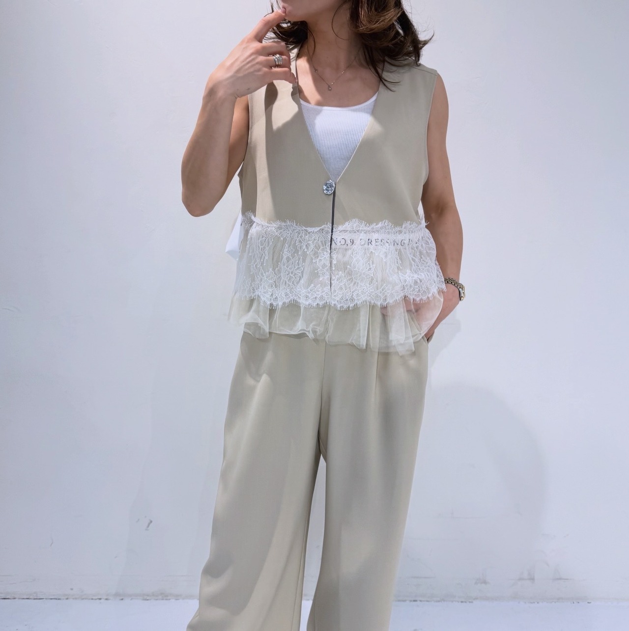 エイミーロウ  Eimee Law レースフリルベスト×パンツ SET UP