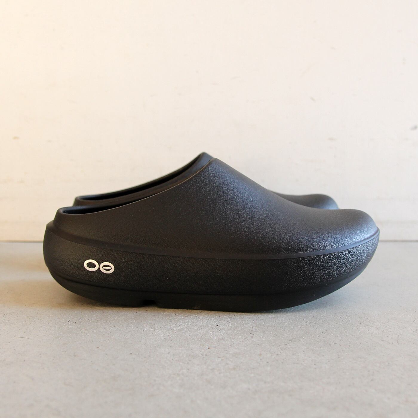 OOFOS/ウーフォス OOriginal (Black) | giraffe