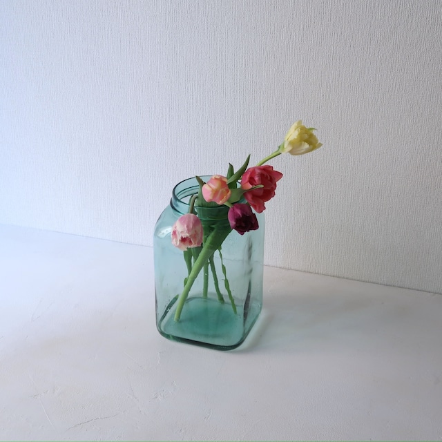 海苔の空き瓶の花瓶