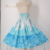 フラダンス 衣装 パウスカート ブルー系 ハワイアンプリント ティアレ柄 ハワイアン 植物柄 花柄 アロハ フラ ダンス レッスン 練習 かわいい おしゃれ さわやか 華やか シングルスカート フレア 軽やか ふんわり ホワイト系 水色 青 白 アウトドアイベント ハワイアンスタイル おしゃれコーデ キュート ガーリー 美シルエット 大人可愛い エレガント