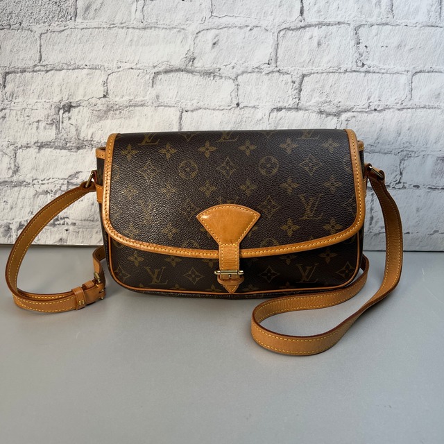 LOUIS VUITTON ルイヴィトン ソローニュ モノグラム レザー ショルダーバッグ ブラウン A-9831