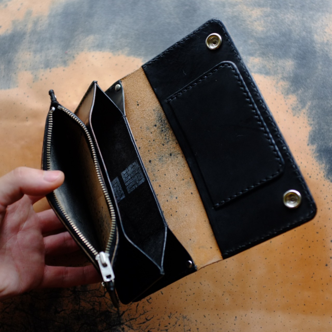在庫品】トラッカーウォレット 参 GUIDI CULATTA CAVALLO 参層式