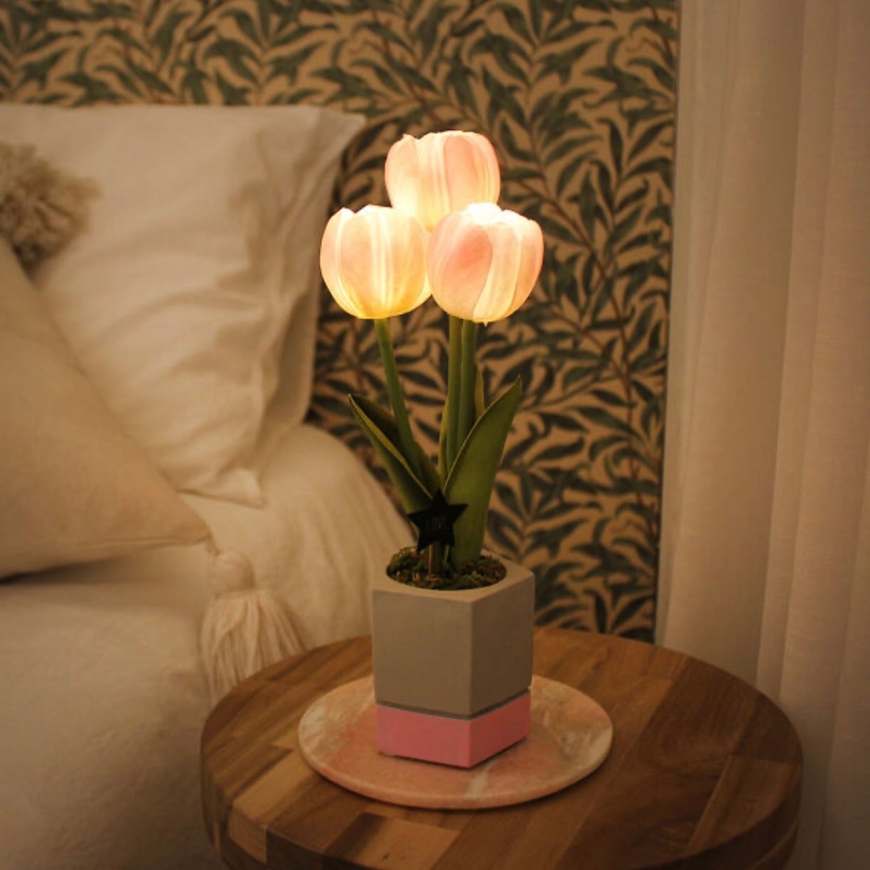 Cutie Tulip Pot Mood Light 3colors チューリップ フラワー ライト 造花 韓国 インテリア 雑貨 Tokki Maeul トッキマウル 韓国雑貨通販サイト