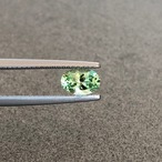 UVミントガーネット 0.82ct, 7 x 5mm