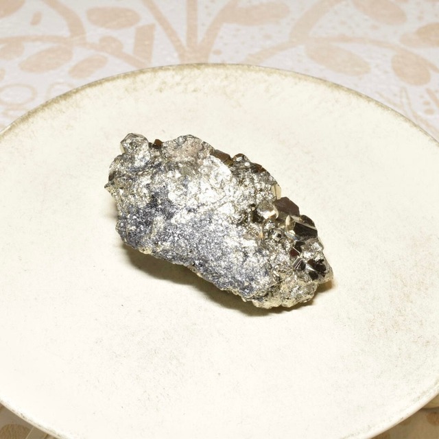パイライト 原石　高品質　ペルー産　PRG07