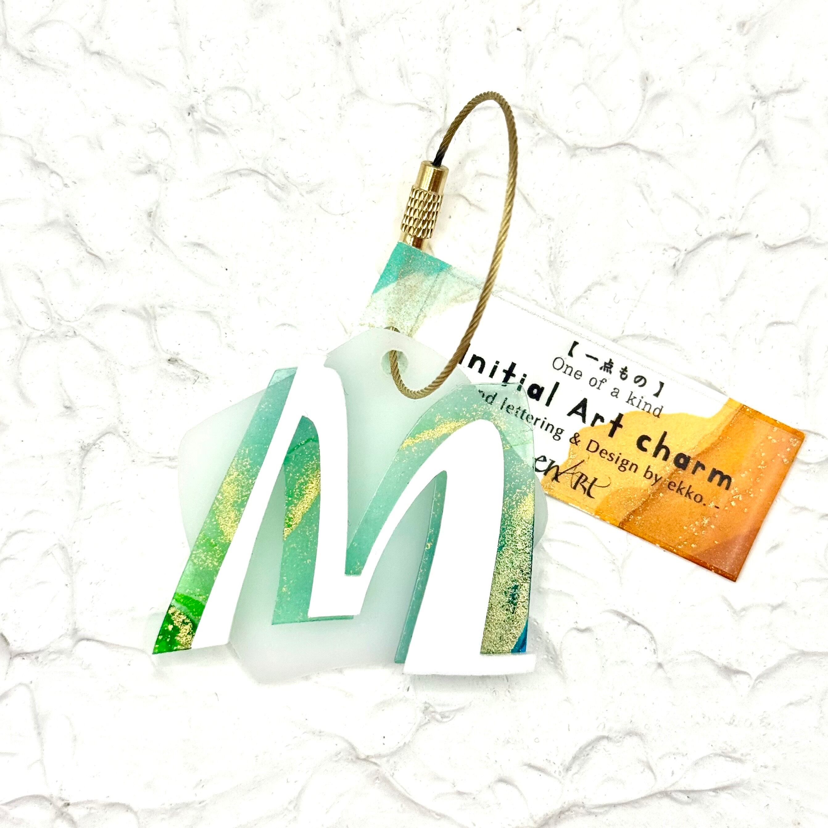 グロス♢イニシャルチャーム [ M ] White × Light green × Milky white