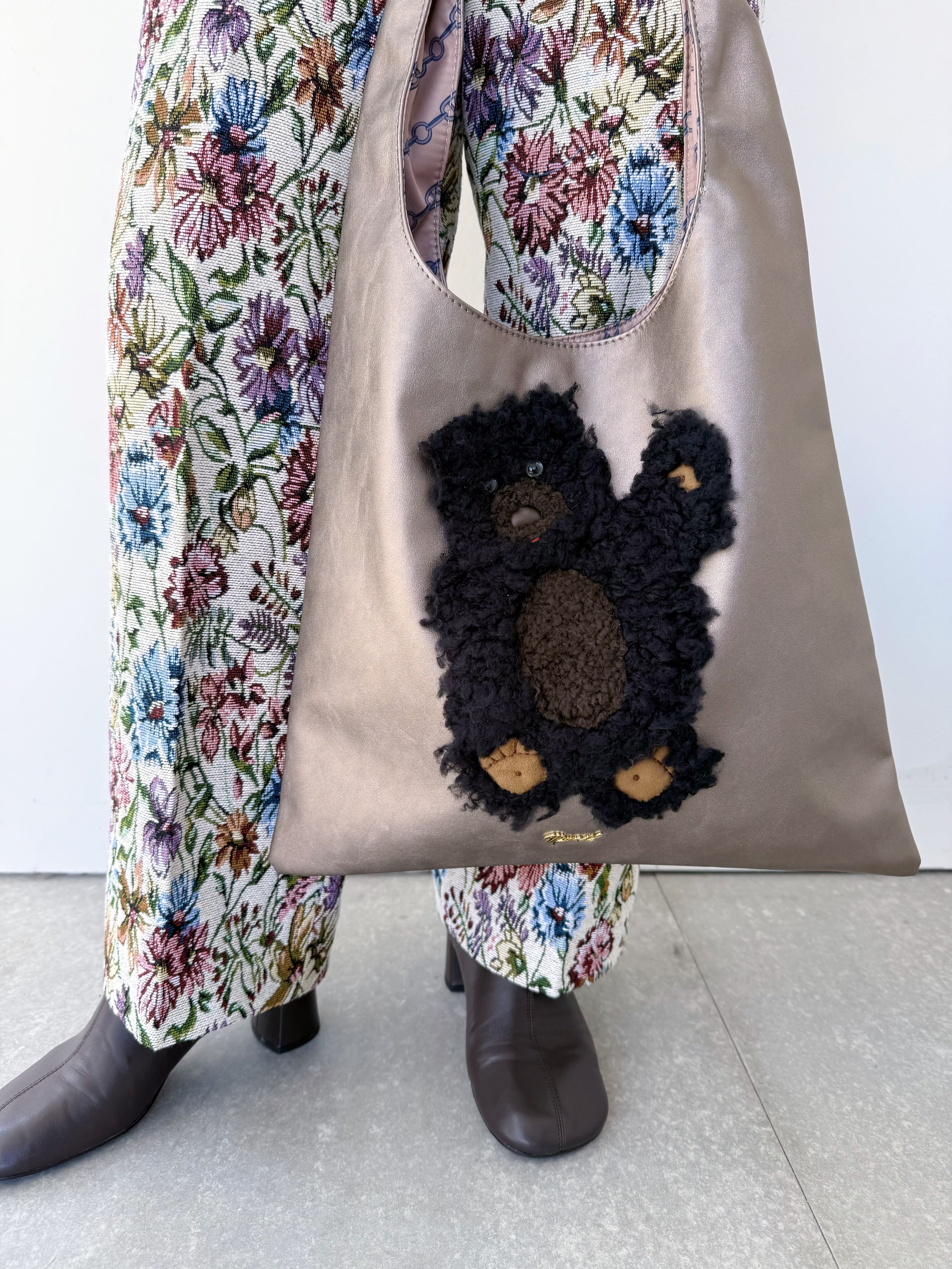 MUVEIL フェイクレザークマバッグ | KOKO