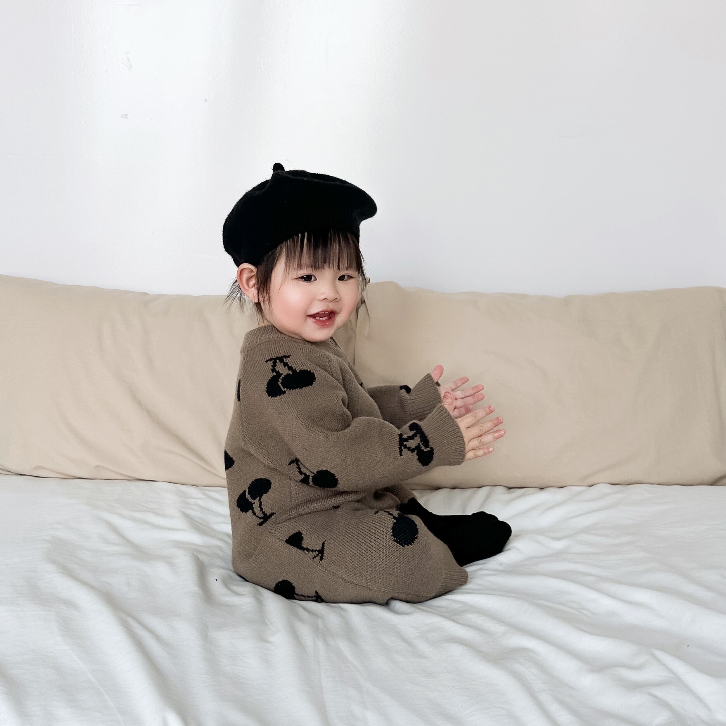 さくらんぼ柄 前開きニットロンパース | LittleBean丨海外子供服