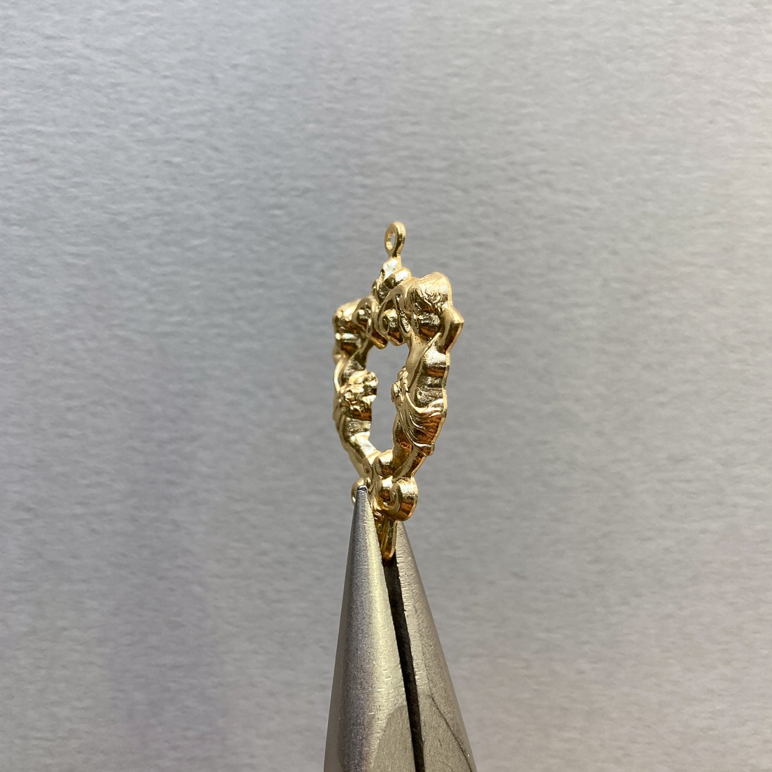 最終入荷〉USA真鍮 双子の天使チャーム | Dua-アクセサリーパーツショップ