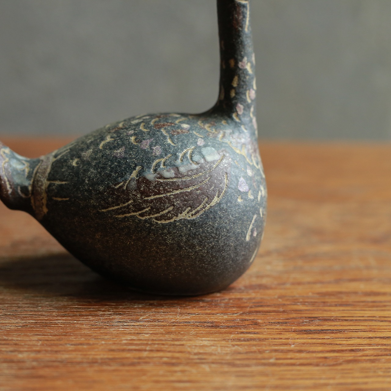 とさかが立派な、陶器の鳥
