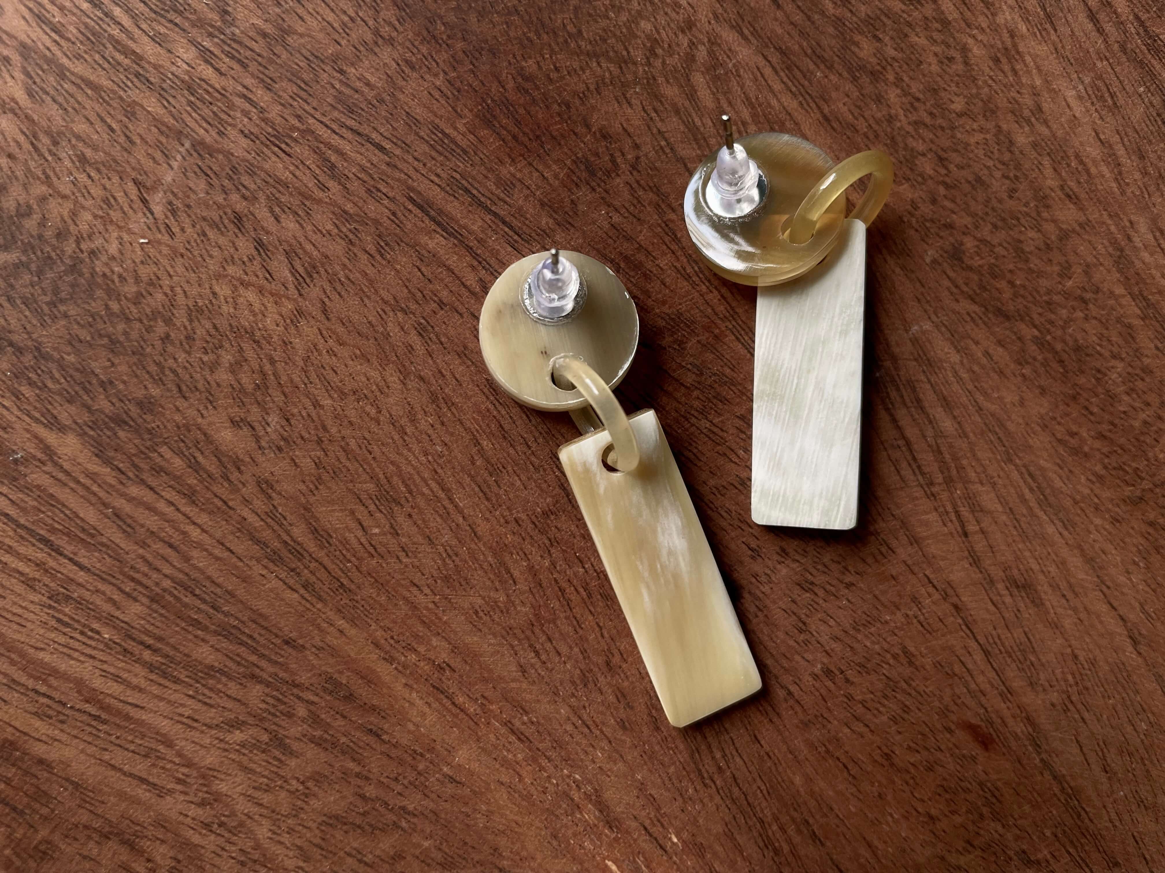 バッファローホーン ピアス