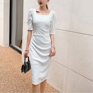 ワンピース レディース 送料無料 2色展開 ミディ丈 ミディアム丈 膝丈 タイト ボディコンシャス Xライン フィット感 シースドレス シースライン ボディライン スクエアネック デコルテ オープンバック 肌見せ パワーショルダー オーバーショルダー 半袖 五分袖 5分袖 体型カバー 二の腕カバー ファスナー ホワイト ブラック 無地 清潔感 清楚 フェミニン 爽やか シンプル 上品 エレガント おしゃれ お洒落 大人可愛い 大人女子 こなれ感 抜け感 フォーマル 春服 夏服 普段使い 冠婚葬祭 おでかけ