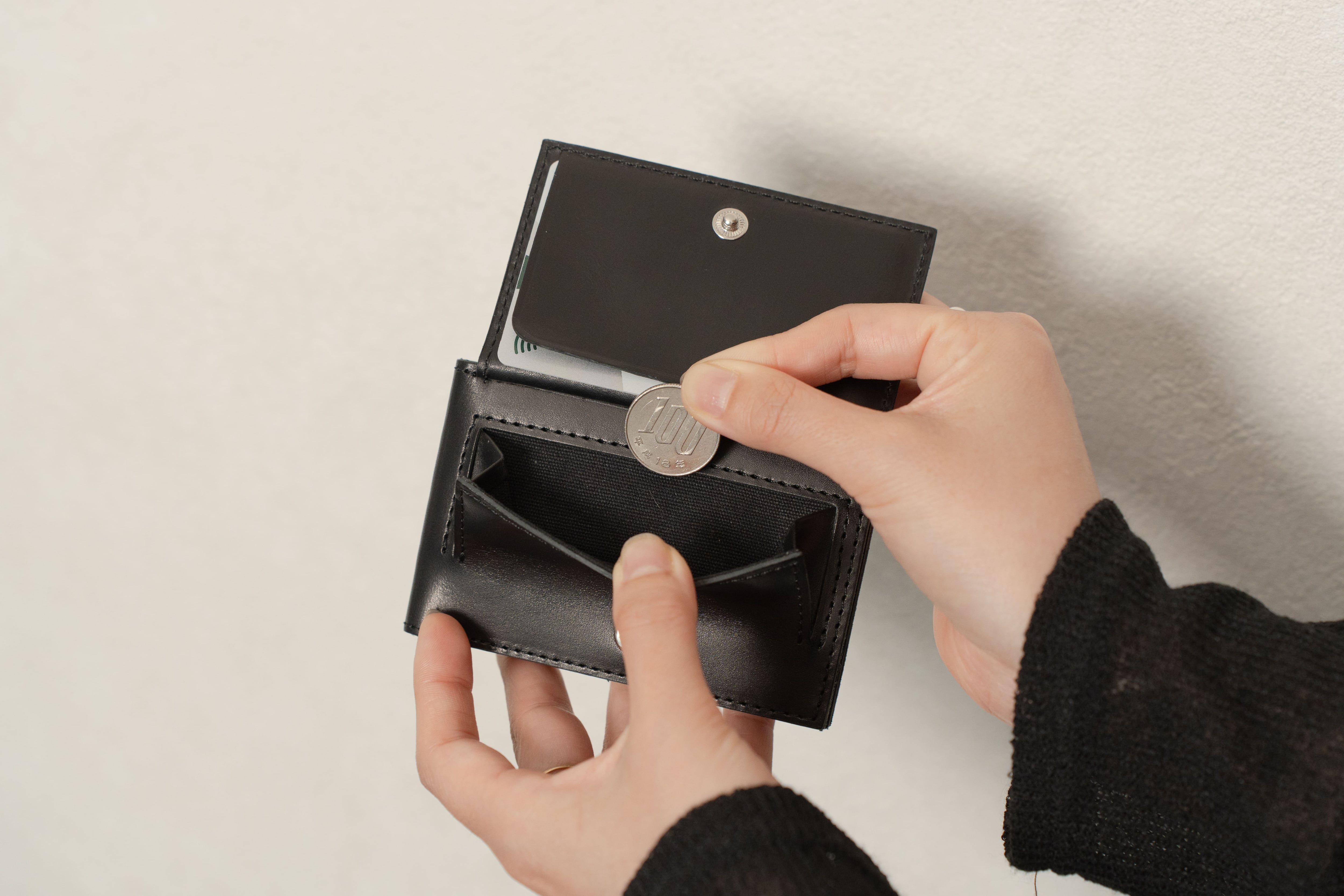 drip PRESSo Mag 黒 レザー スマホスタンドになるマグネット財布「PRESSo Mag」 | drip公式