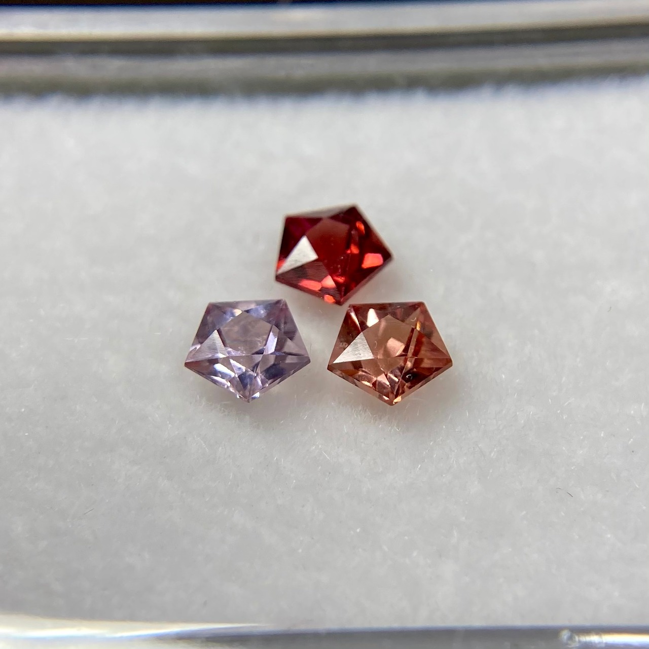 【抽選販売】スピネル 星のブローチ 3点セット　約3.5mm No.3-1