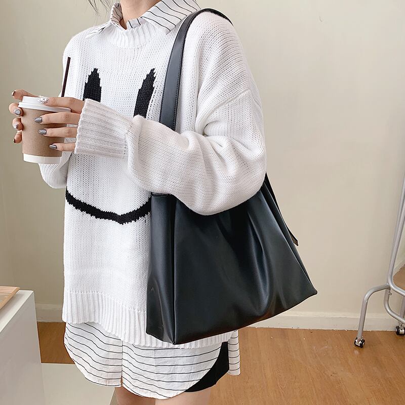 大容量バッグ女性2020新しい流行のシンプルなネット赤大学生clバッグワイルドインシングルショルダーメッセンジャーバッグ Tiancai_Wing_Bag2316793383