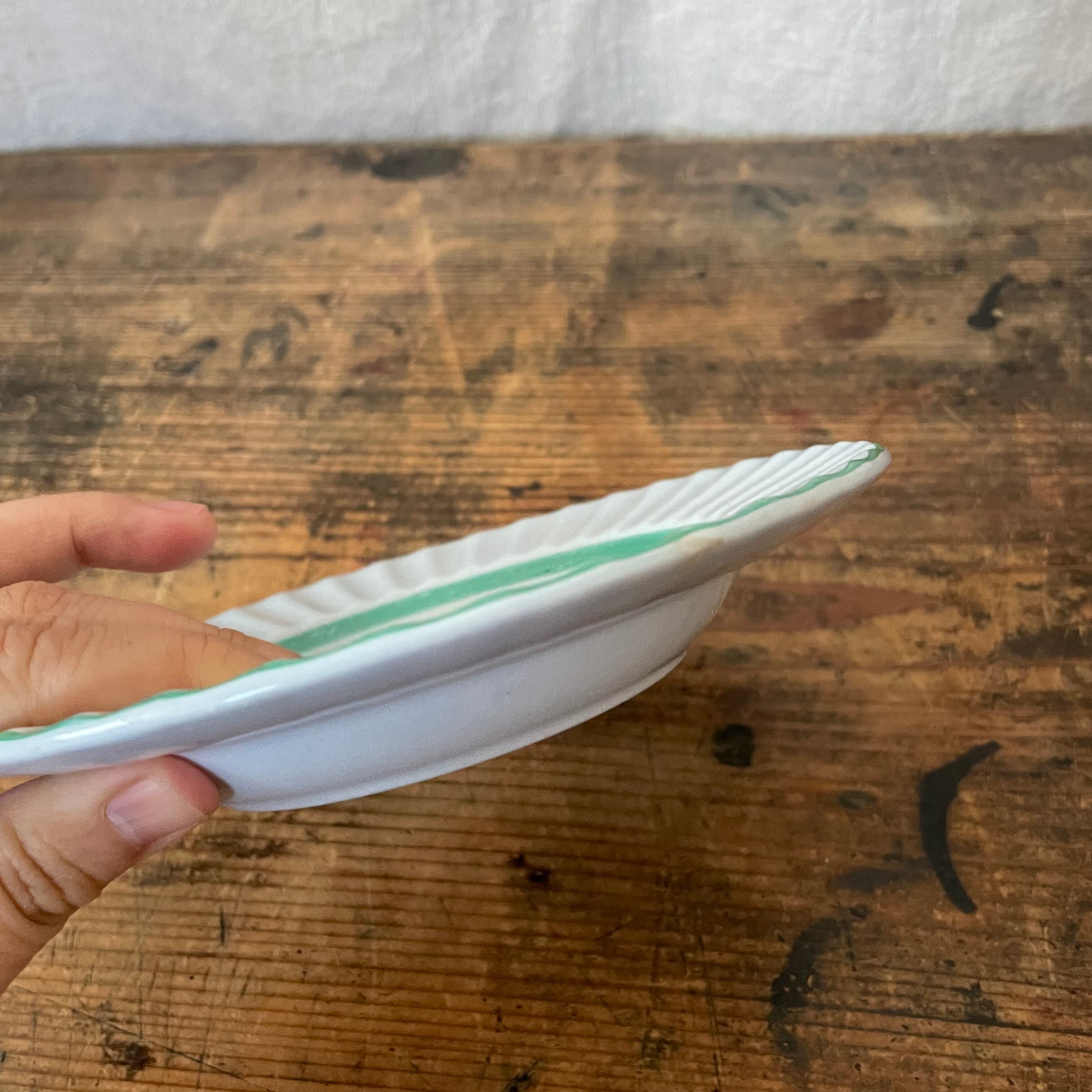 葉っぱ模様の皿 | tsuitachi craft&brocante