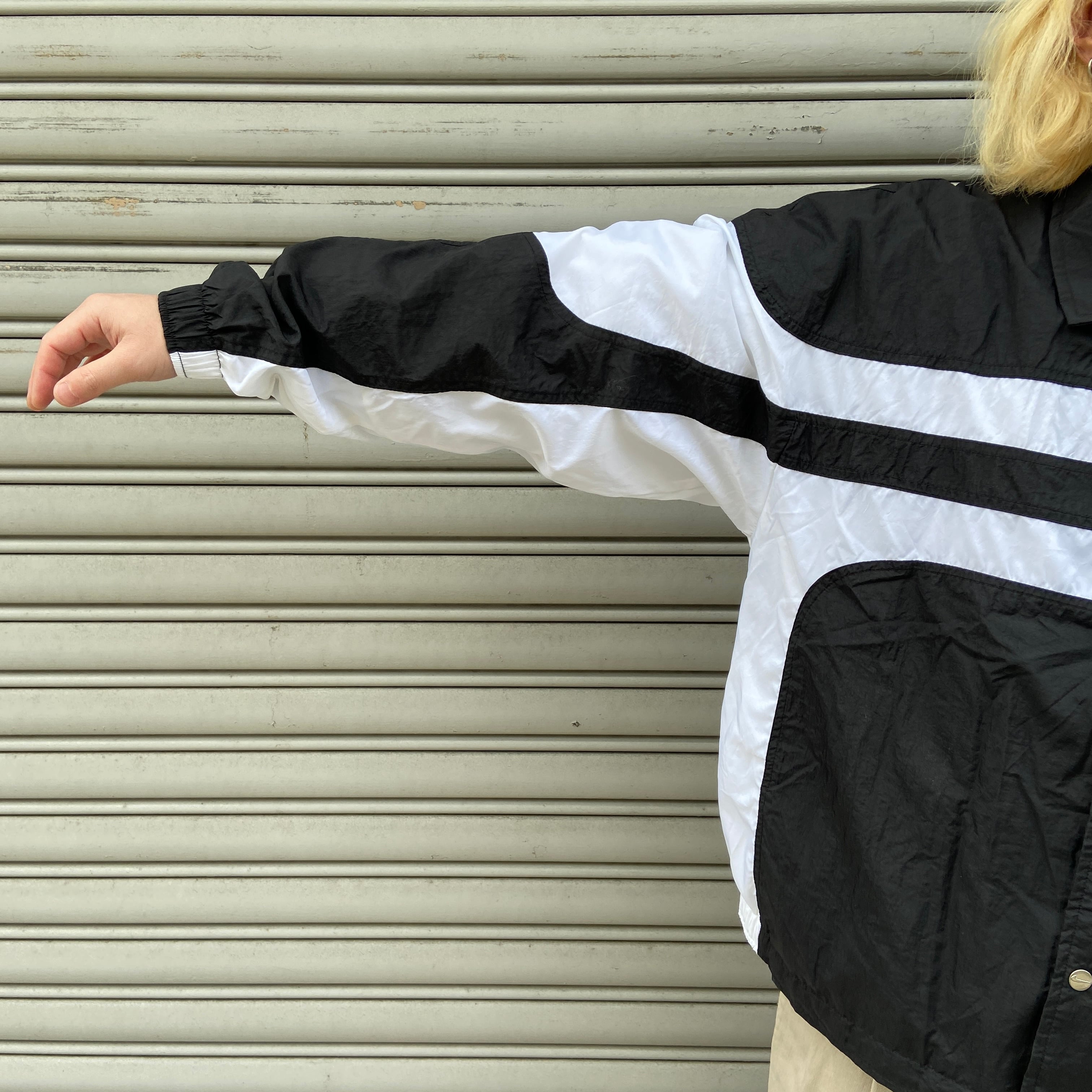 デッドストック 90s NIKE ナイロンジャケット 黒白 M スウォッシュロゴ