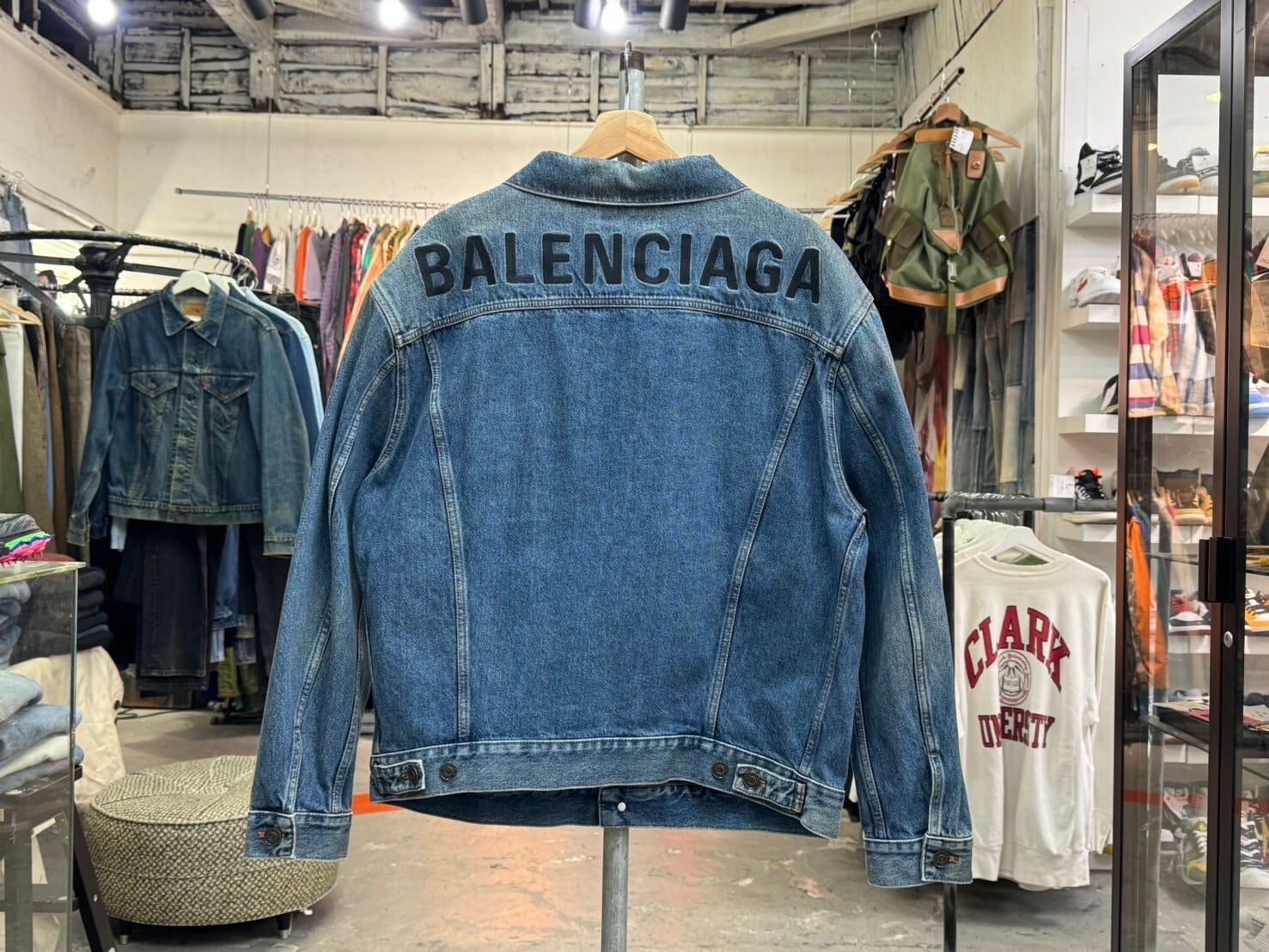 BALENCIAGA BACK LOGO OVER SIZE DENIM JACKET INDIGO 44 557351 TAP04  
