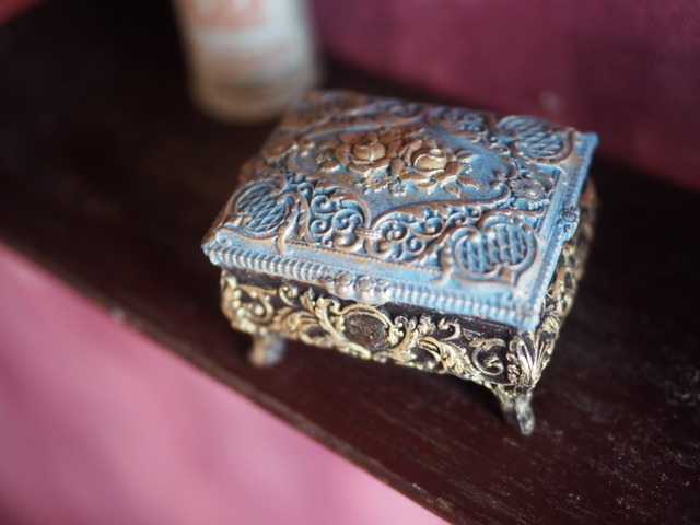 antique jewelry box 2