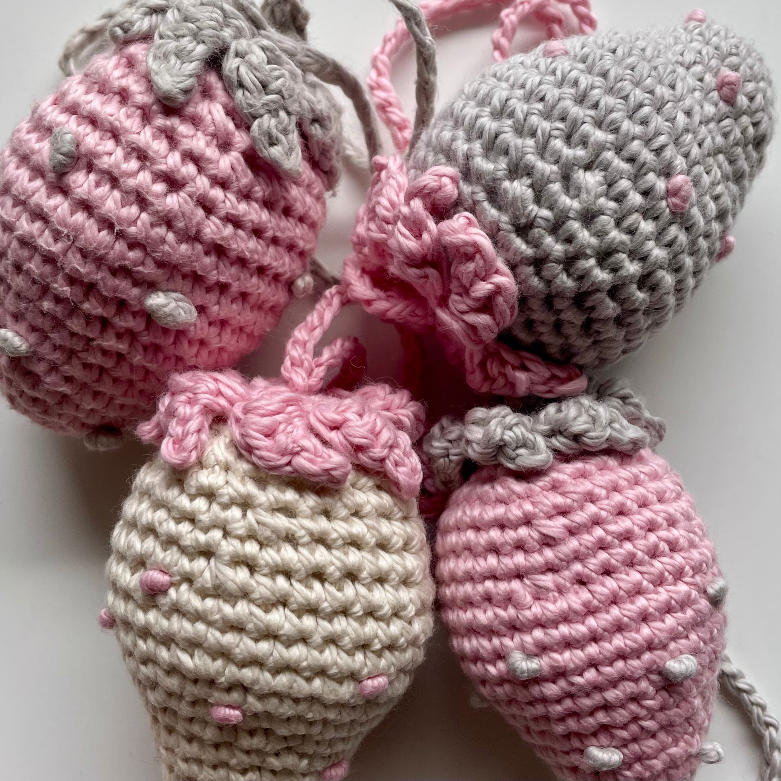 99 かぎ針編みキット☆いちごのあみぐるみチャーム | Knitting.RayRay