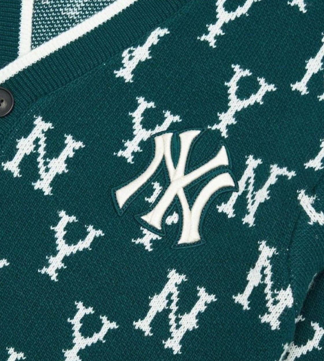 MLB ユニセックス総柄カーディガン¥32,000+tax(¥35200)