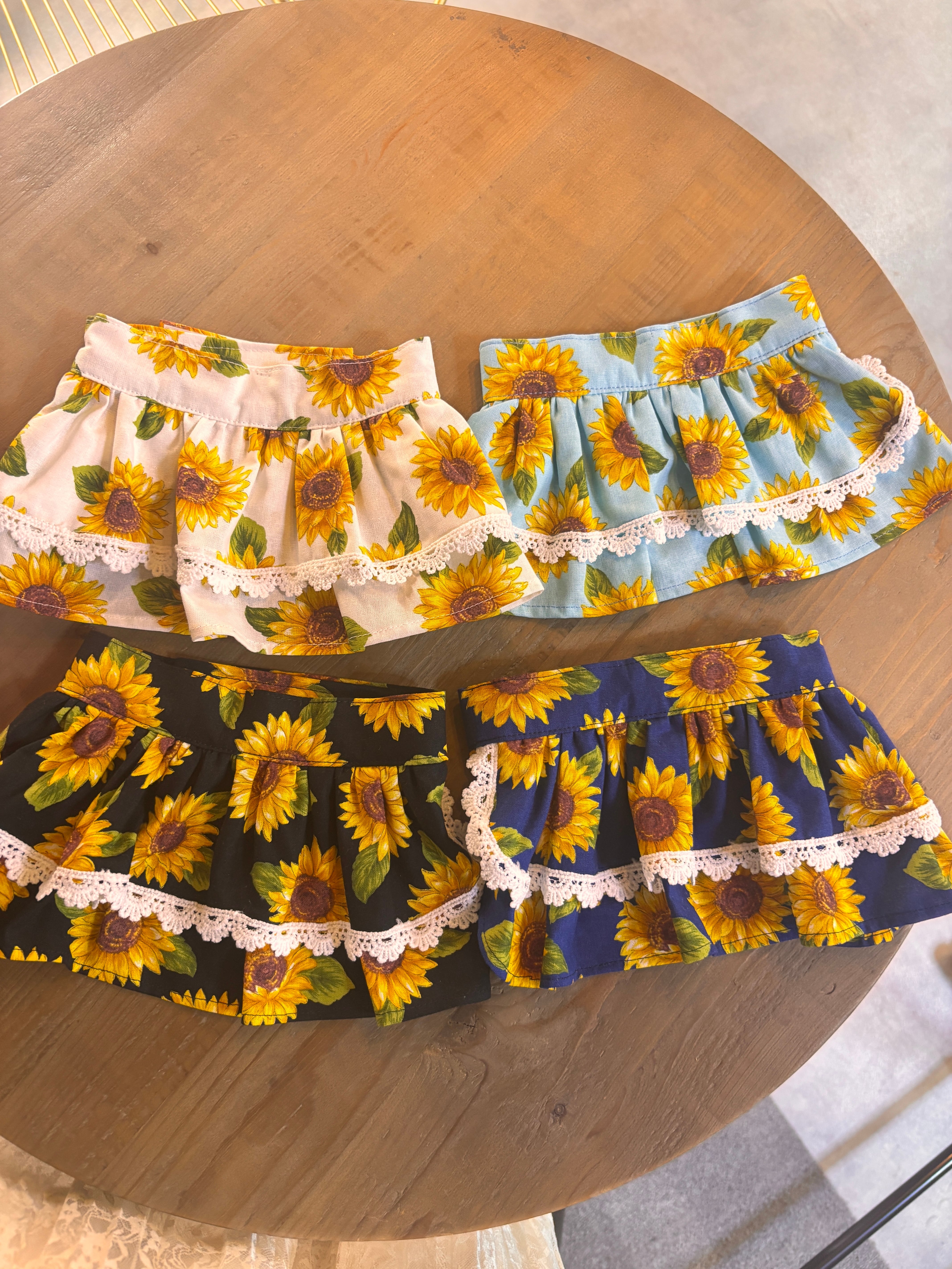 犬用スカート ひまわり柄 ハンドメイド 胴回り30cm 犬服