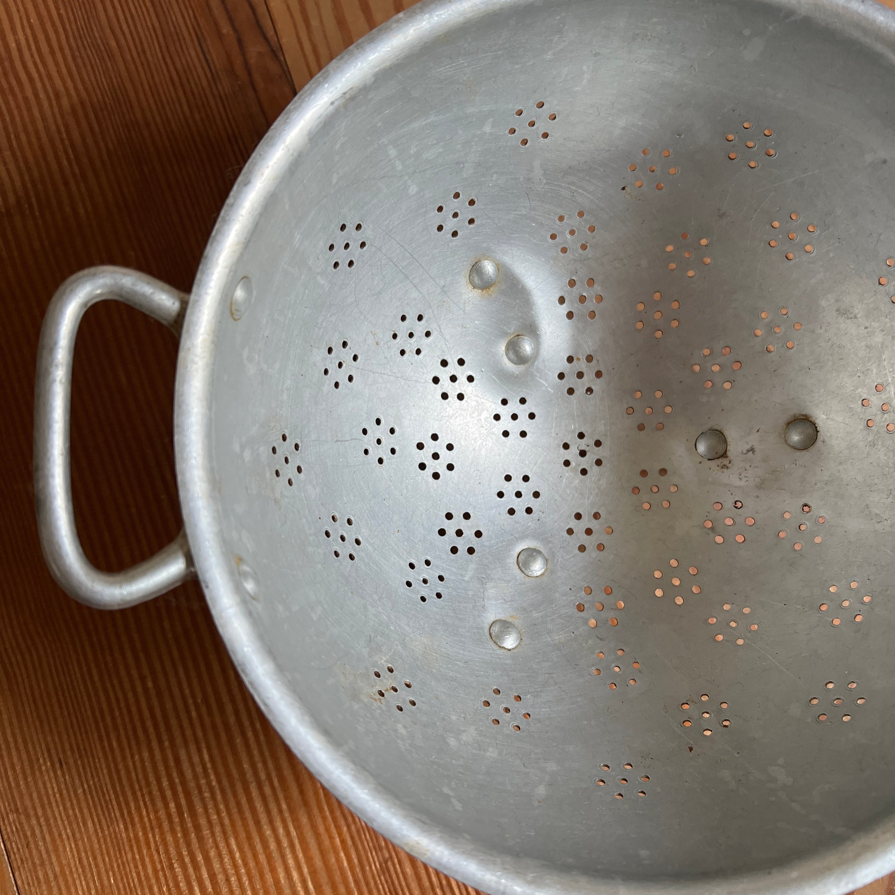 アルミの コランダー フレンチアンティーク