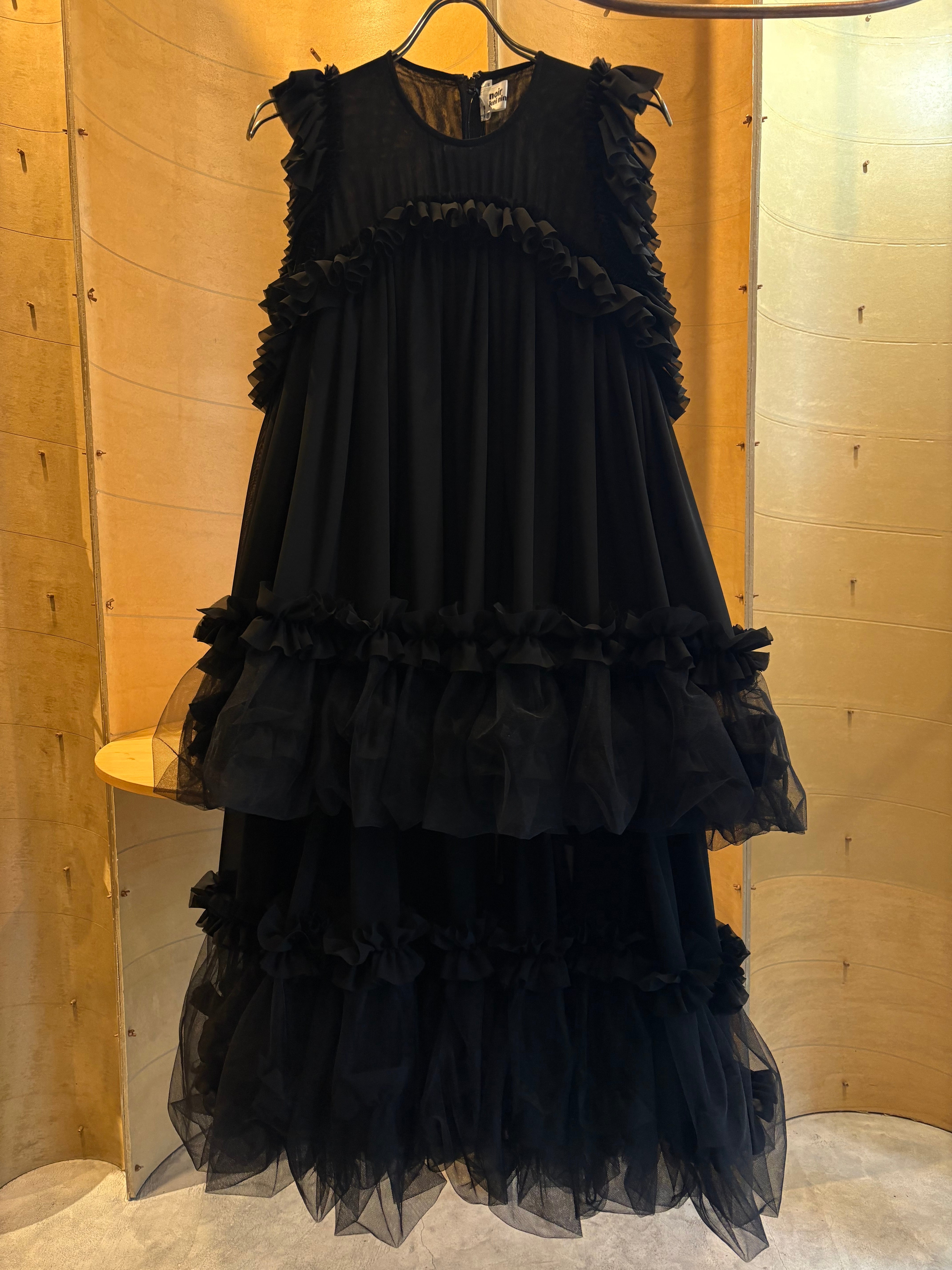 noir kei ninomiya | SIX6