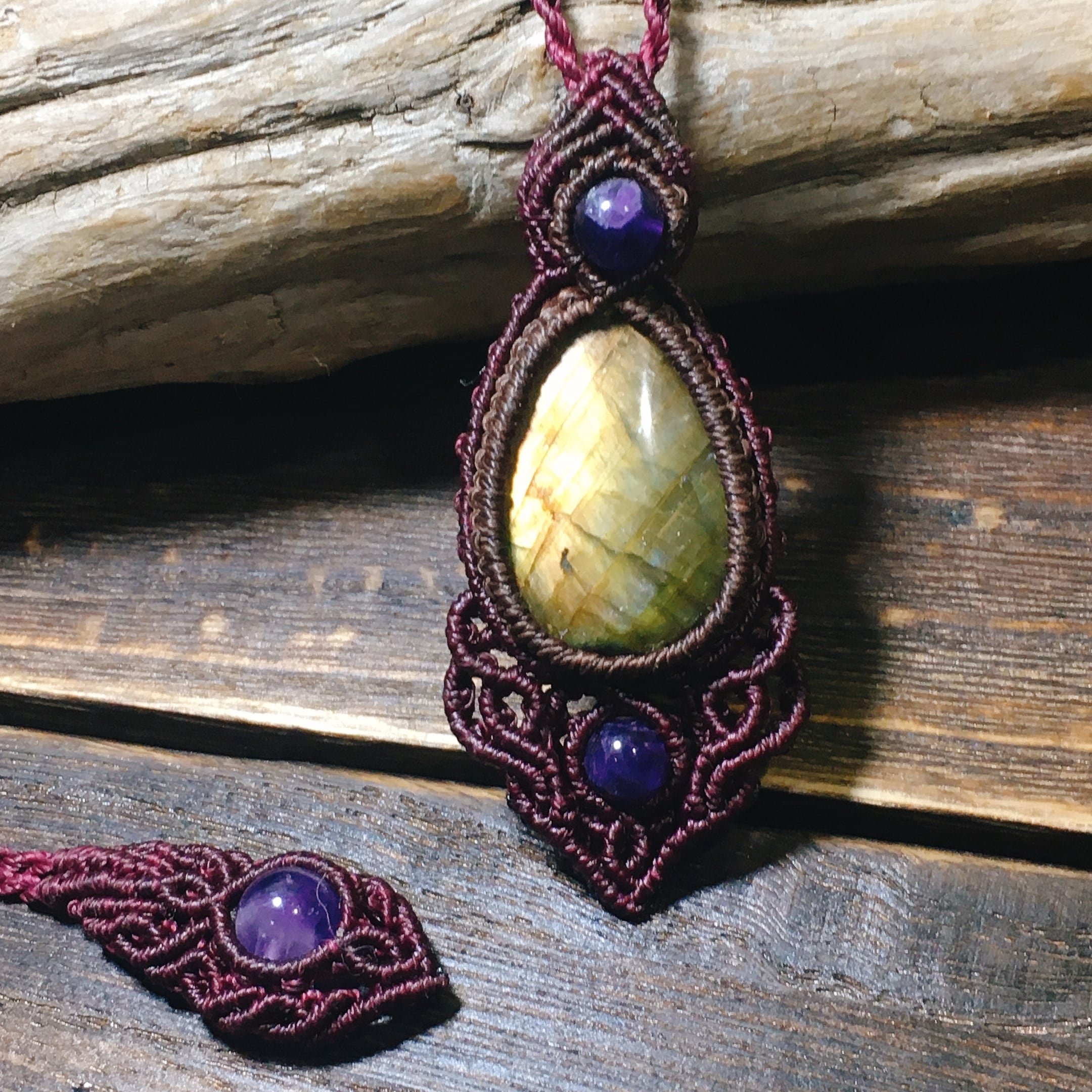 ラブラドライト アメジスト マクラメペンダント T88 | Trickster