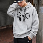 ロゴ紐ベーマークパーカー