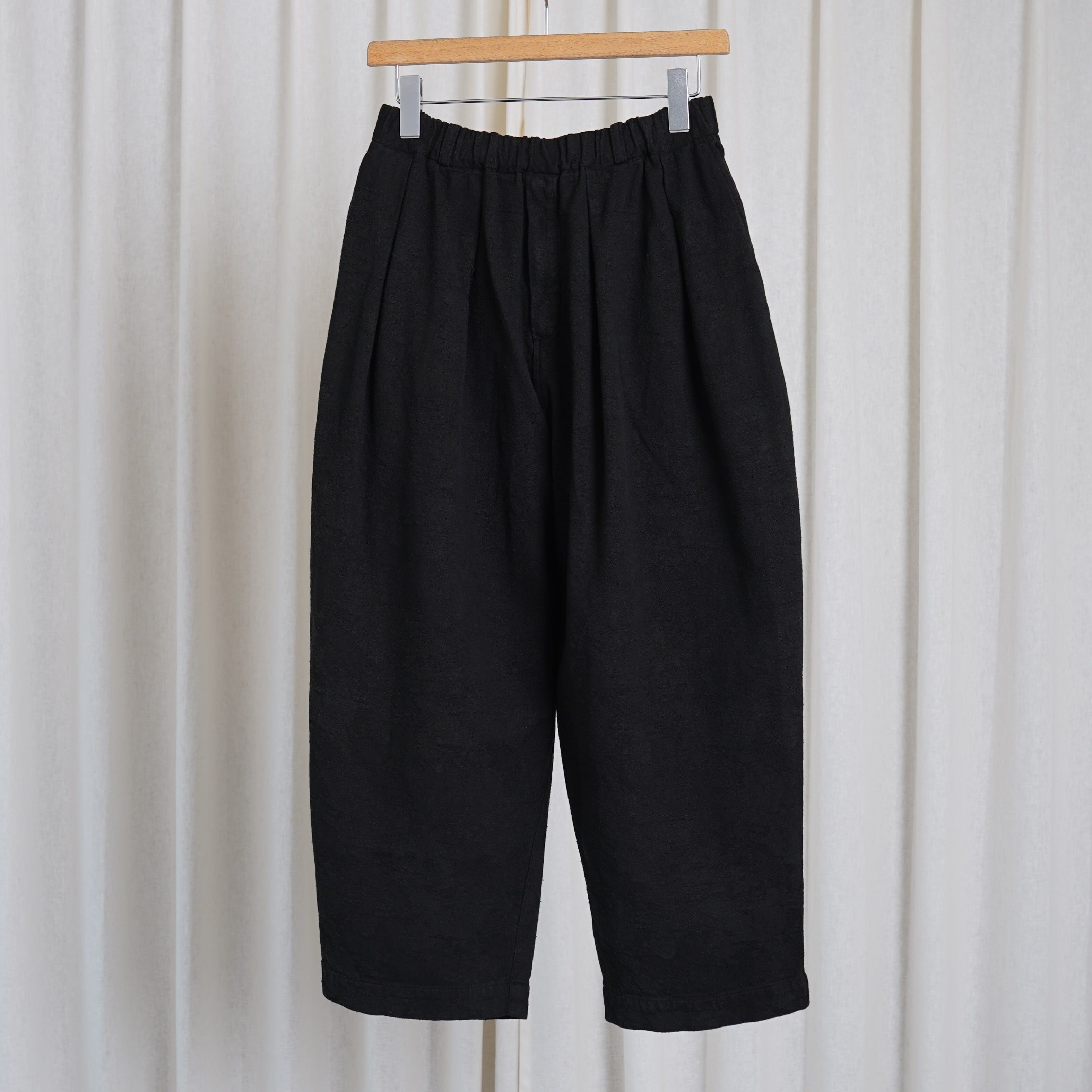 MITTAN / 絹綿麻ジャカードパンツ "黒"