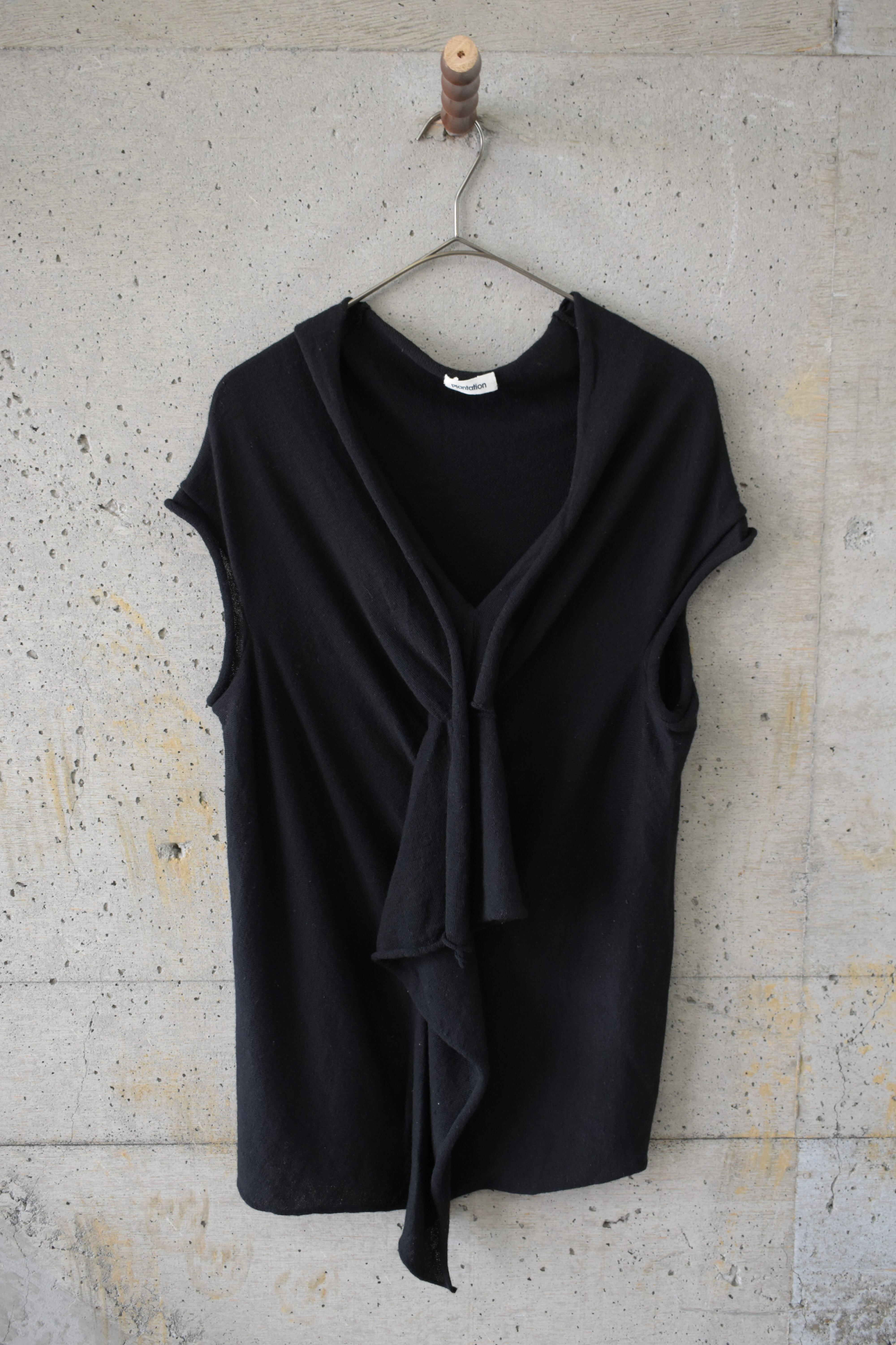 black ruffle knit