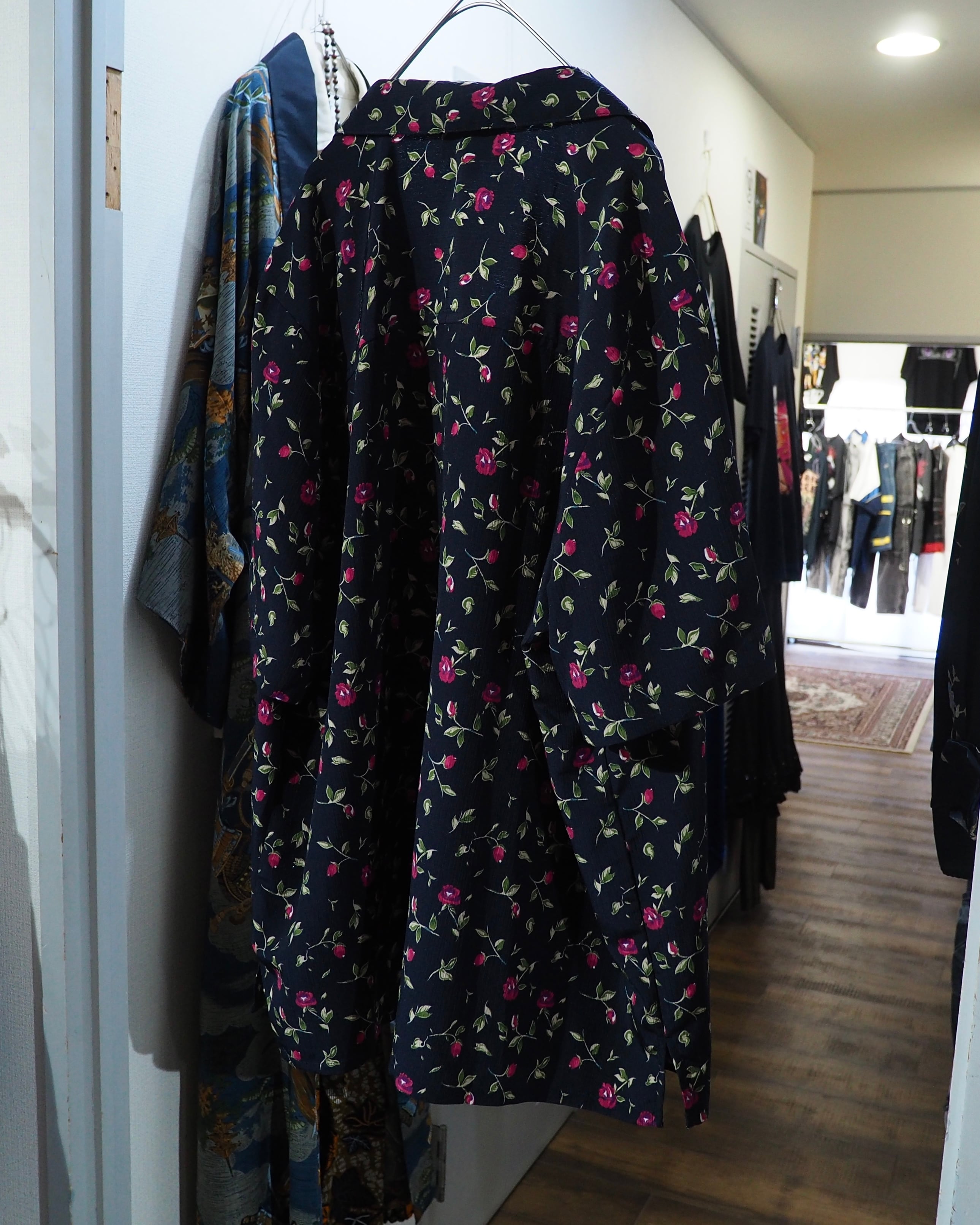 Black pleats × Pink Rose Flower all over pattern Open collar SS shirt