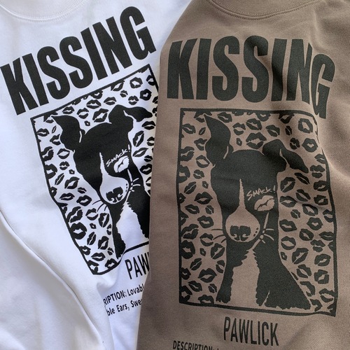 "KISSING"トレーナー《全2色》