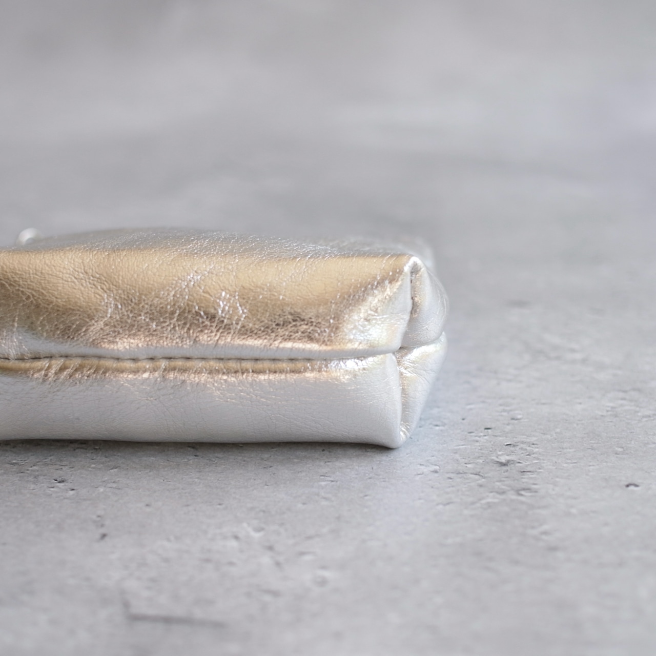 DR POUCH S 01