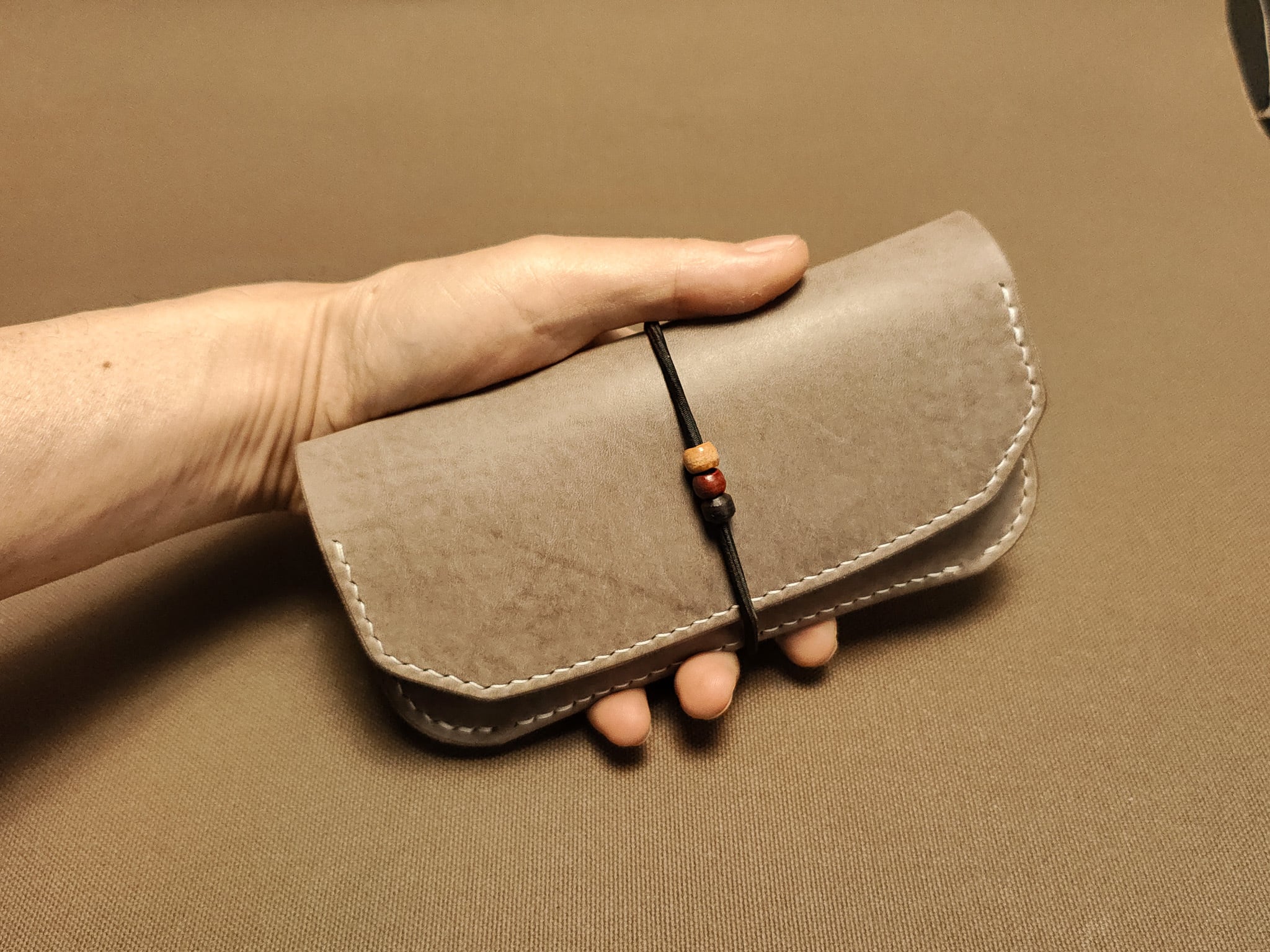 スリムシャグポーチ グレー ラスト1点 スリムシャグポーチ グレー ラスト1点 | mikawaya leather works