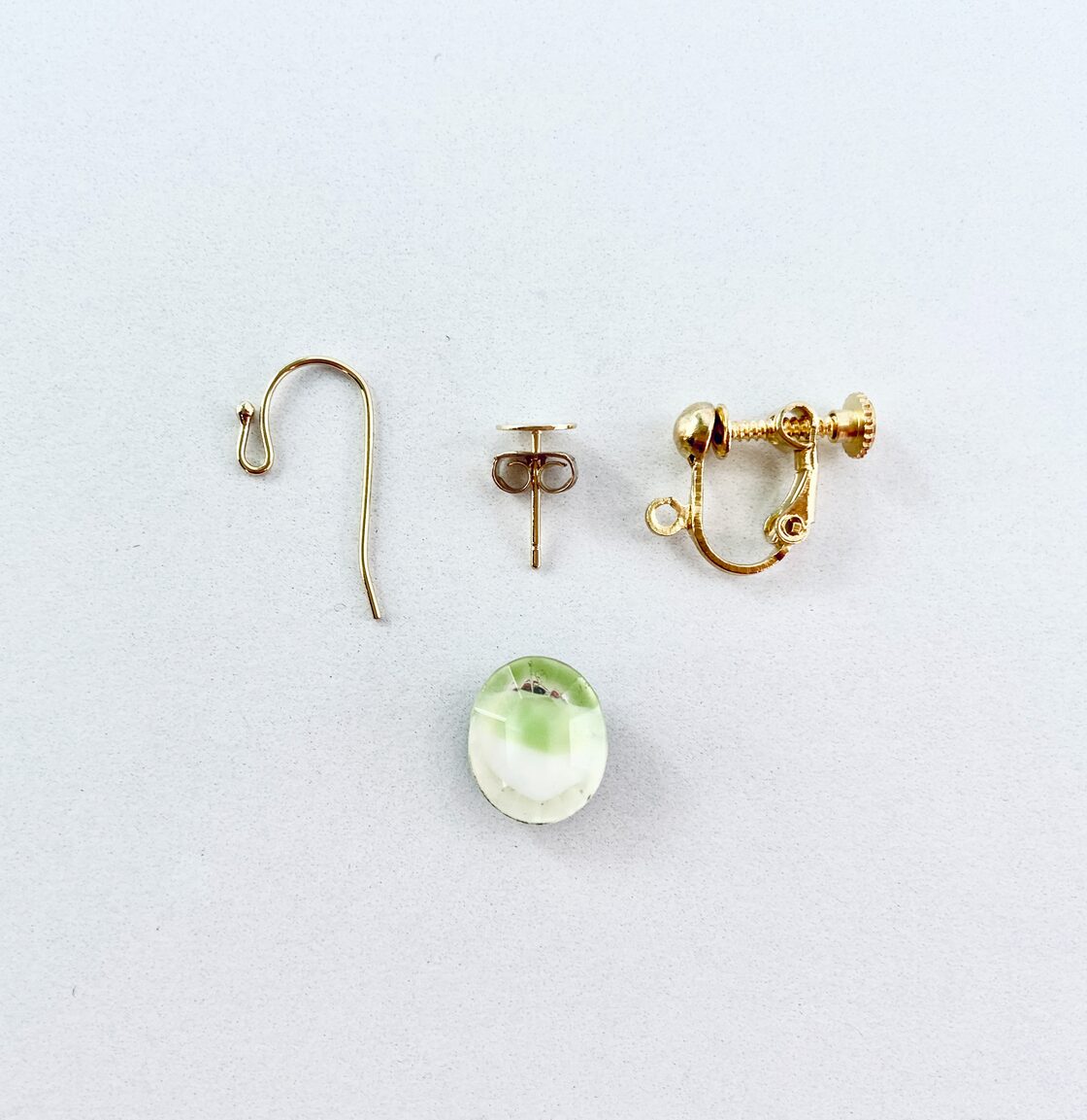 12×10mm/ギブレグラスストーン＊ライトグリーン/ドイツ＊（オーバル 